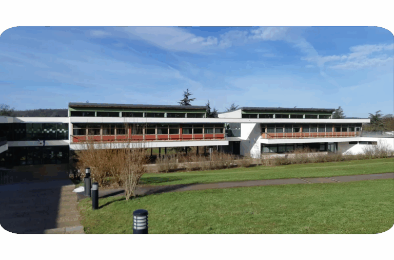 Lire la suite à propos de l’article Installation d’équipements de self au Lycée Pixerécourt : Froid2000-54 modernise la zone de distribution